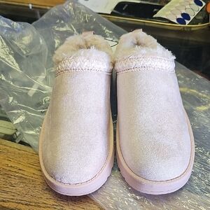 White Mountain Pink Plush Slippers